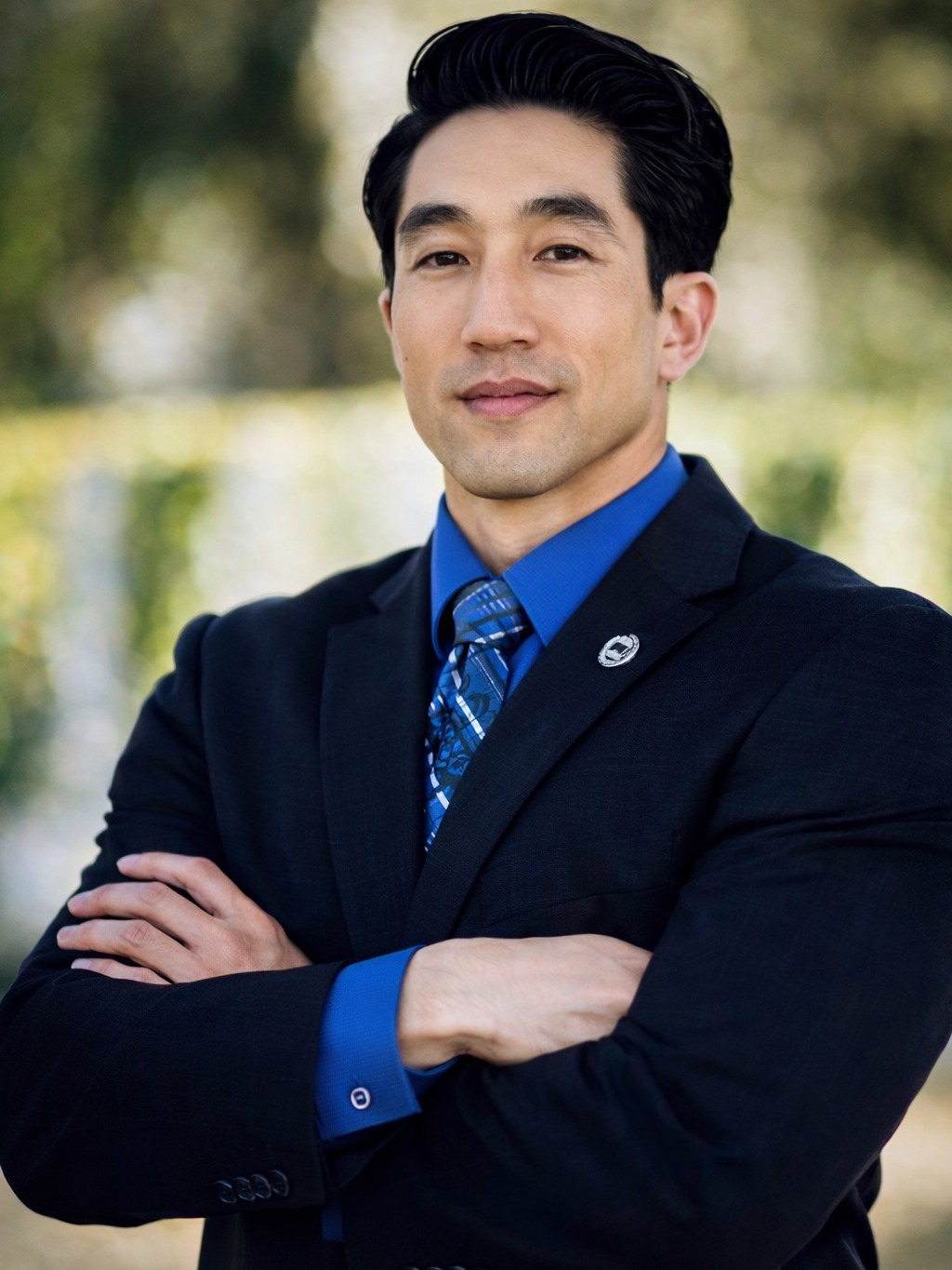 Meet founder Jon Tsui.
Jon served in the U.S. Navy as a Senior EOD Technician, EOD Diver, and Navy Parachutist, including deployment to Afghanistan during Operation Enduring Freedom. After service, he experienced firsthand how difficult the transition to civilian life can be, especially after losing teammates, carrying grief, and trying to make sense of a life no longer defined by mission, brotherhood, and uniform.
That experience is part of why Jon chose to help build Head Strong & Ready.
He knows that many veterans carry pain they do not talk about. He knows that some try to muscle through it alone. And he knows that too many have been lost because the help they needed either was not there or felt too hard to ask for.
Jon’s commitment to this work is simple and serious: he does not want to leave another brother behind.
We’re proud to have his voice and mission as part of Head Strong & Ready. @pnbapro_jontsui
#HeadStrongAndReady #FounderSpotlight #VeteranMentalHealth #NavyVeteran #EOD #MilitaryMentalHealth #Veterans #MentalHealthMatters